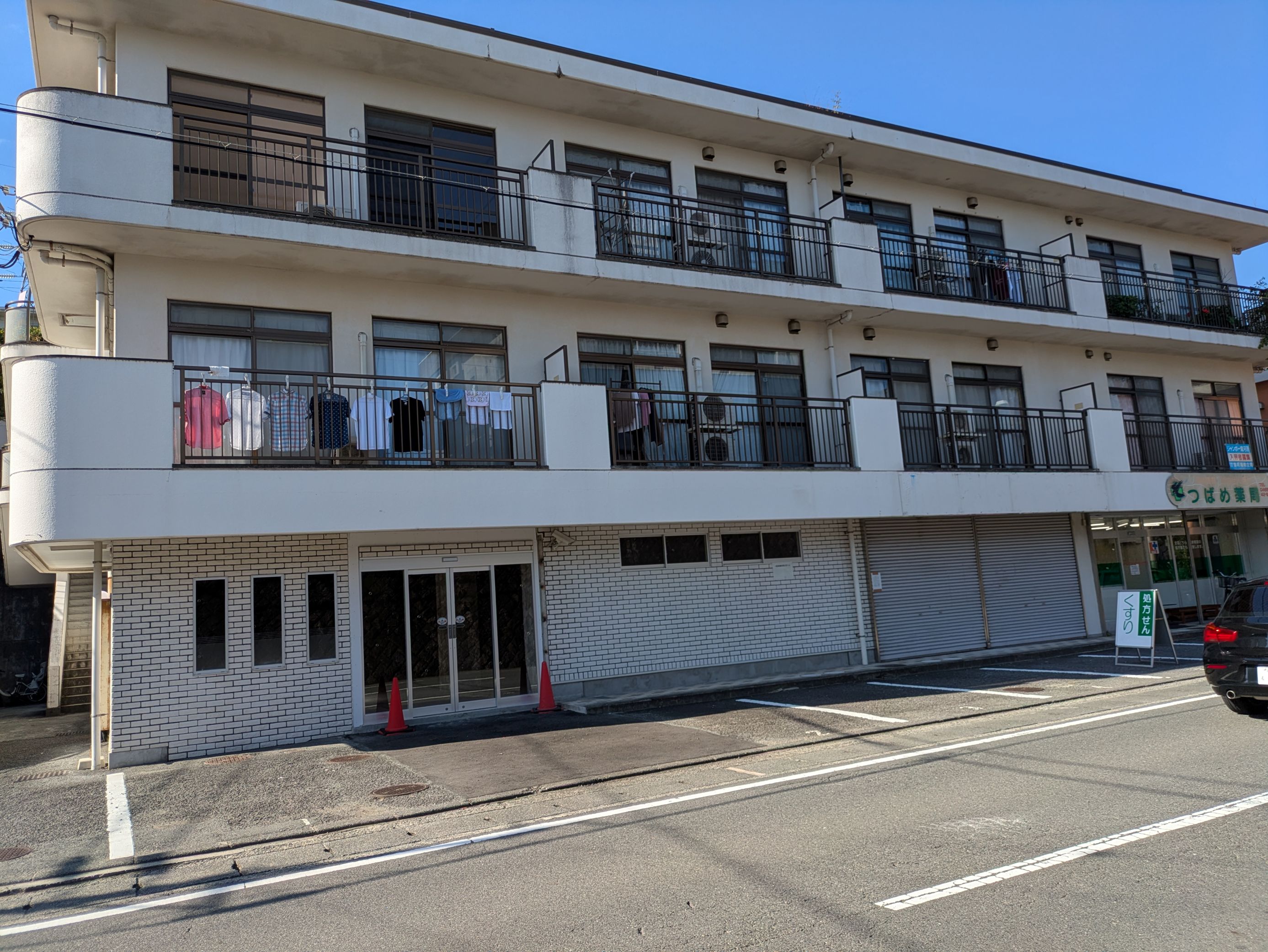 ジャンボー湯河原　1階店舗　湯河原駅まで徒歩9分